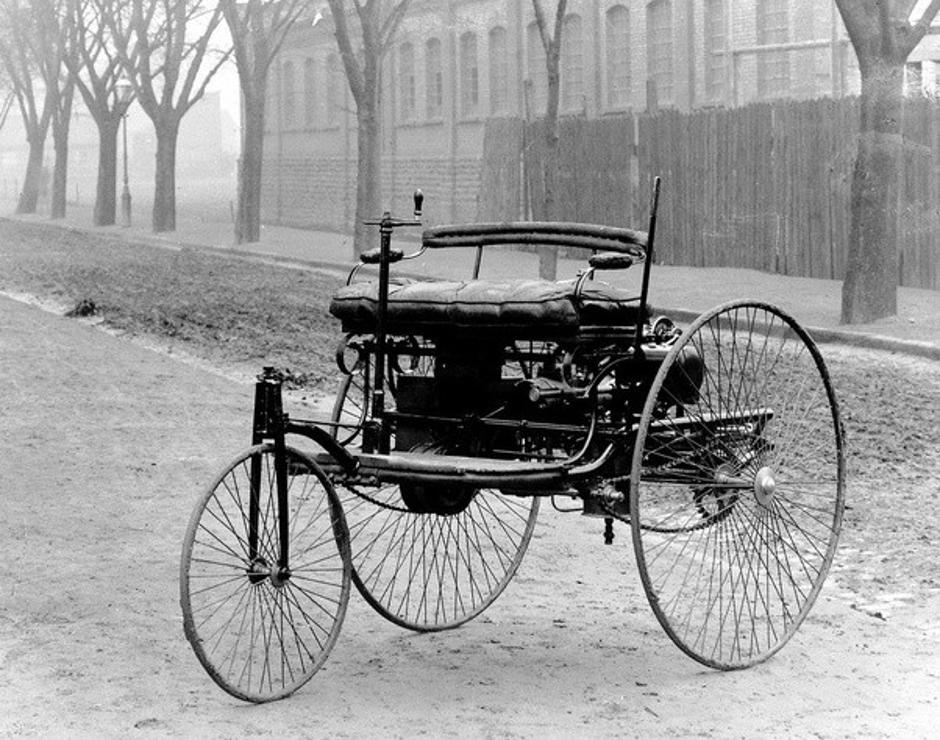 Carl Benz za volanom svog Patent-Motorwagena
